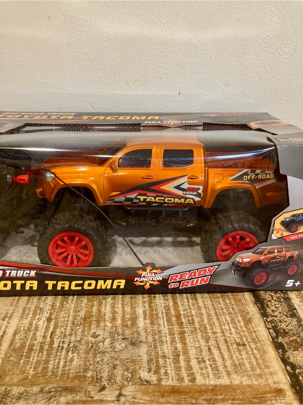 R/C Off Road Truck Toyota Tacoma Radio Control 27MHZ New Orange - Picture 2 of 15